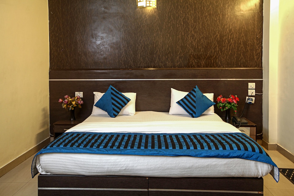 OYO Rooms 017 Shopprix Mall, Noida City, Noida