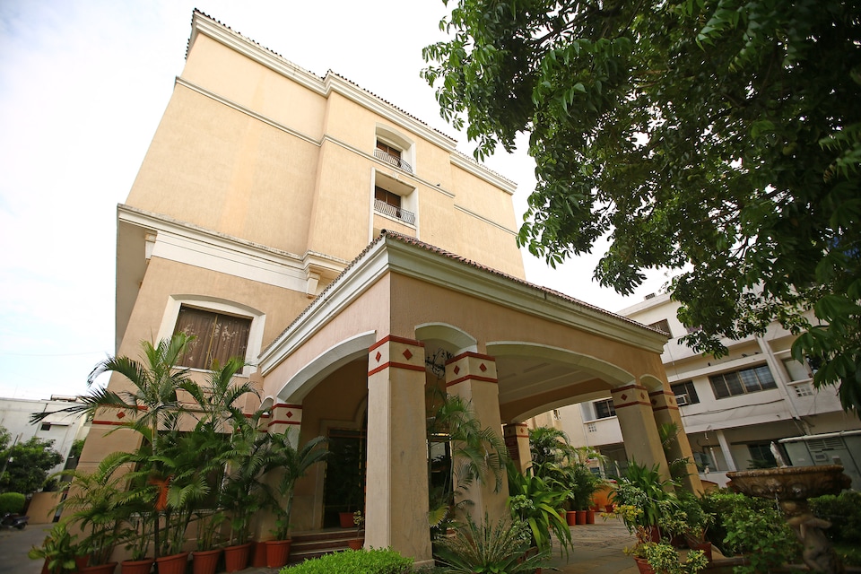 OYO Premium 061 Kilpauk Medical College, Kilpauk Chennai, Chennai