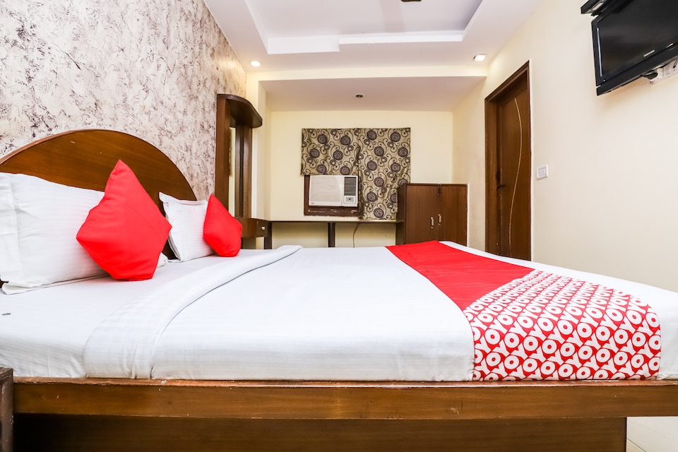 OYO 9448 Hotel Karan Palace, Paharganj Delhi, Delhi