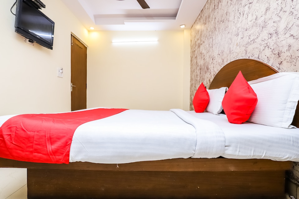 OYO 9448 Hotel Karan Palace, Paharganj Delhi, Delhi