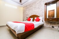 OYO 9448 Hotel Karan Palace Saver