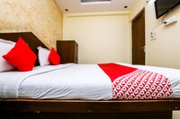 OYO 9448 Hotel Karan Palace Saver