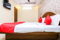 OYO 9448 Hotel Karan Palace Saver