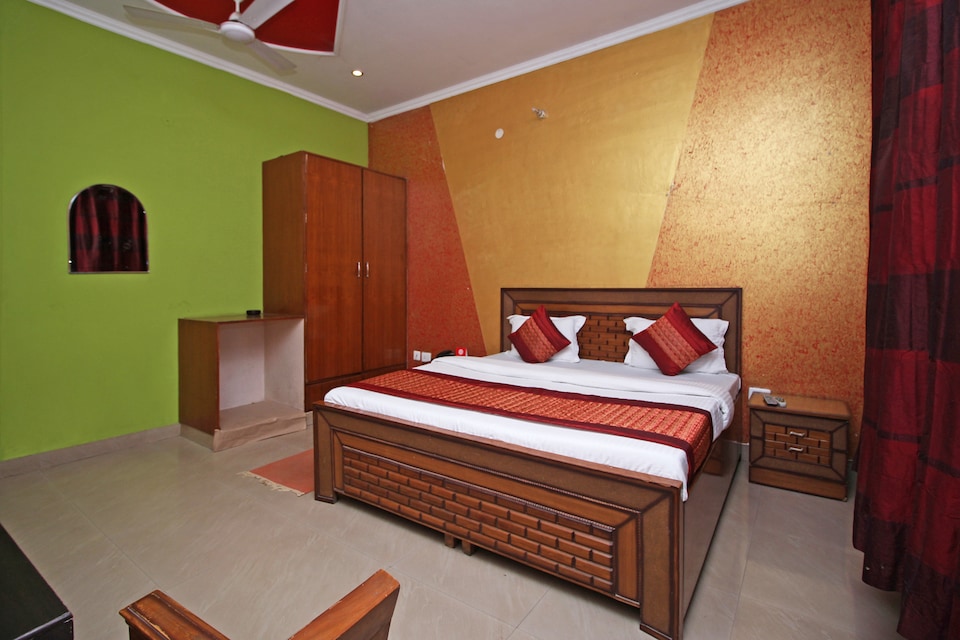 OYO 6539 Home Stay Laxmi Villa, Sohna Road, गुड़गांव