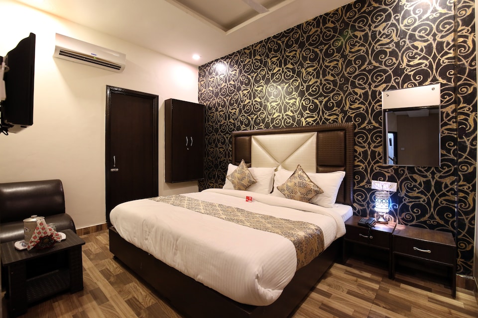 Townhouse Hussainpara Square Formerly Rich Inn, Amritsar Bus Stand, Amritsar