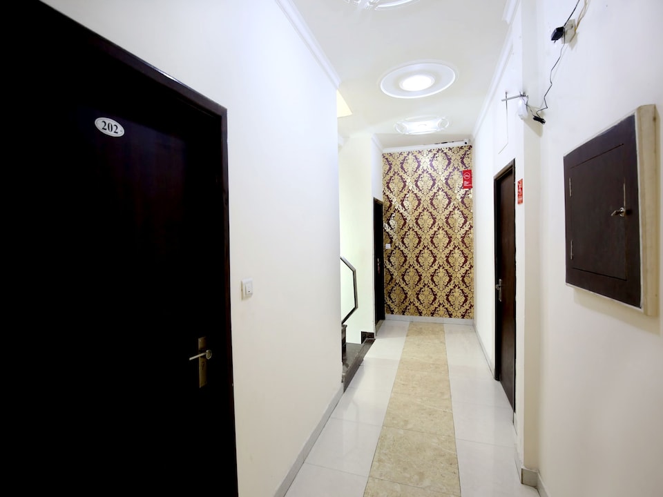 Townhouse Hussainpara Square Formerly Rich Inn, Amritsar Bus Stand, Amritsar