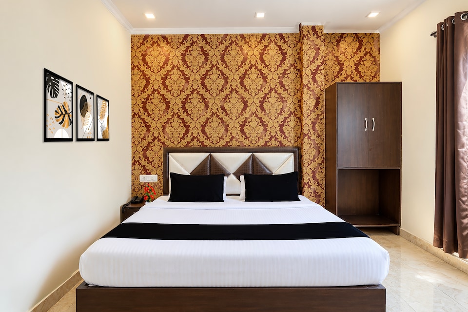 Townhouse Hussainpara Square Formerly Rich Inn, Amritsar Bus Stand, Amritsar
