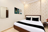 Townhouse Hussainpara Square Formerly Rich Inn