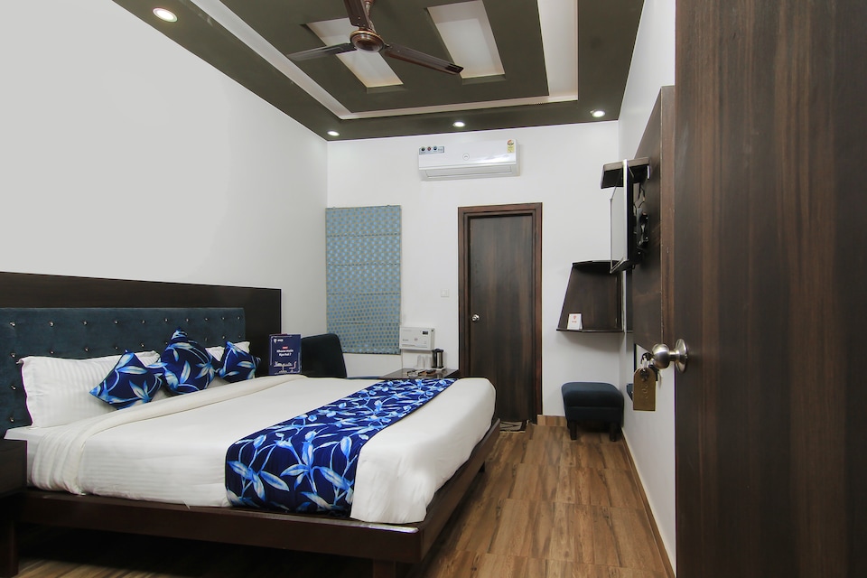 OYO 6780 Hotel Shiva Grand, Gomti Nagar Lucknow, Lucknow