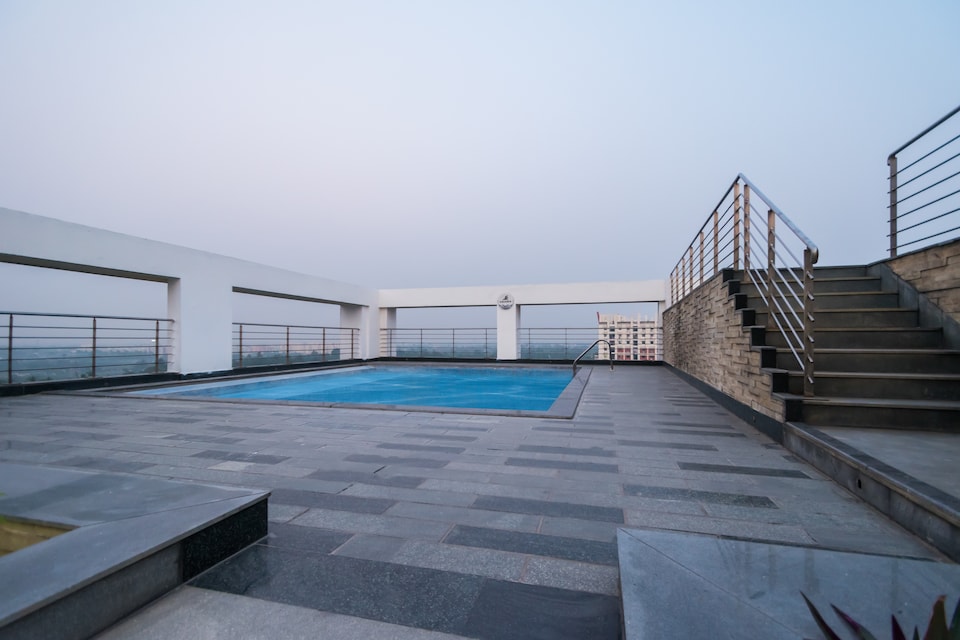 Capital O 10212 Hotel West Willows Xanadu, Rajarhat Kolkata, Kolkata