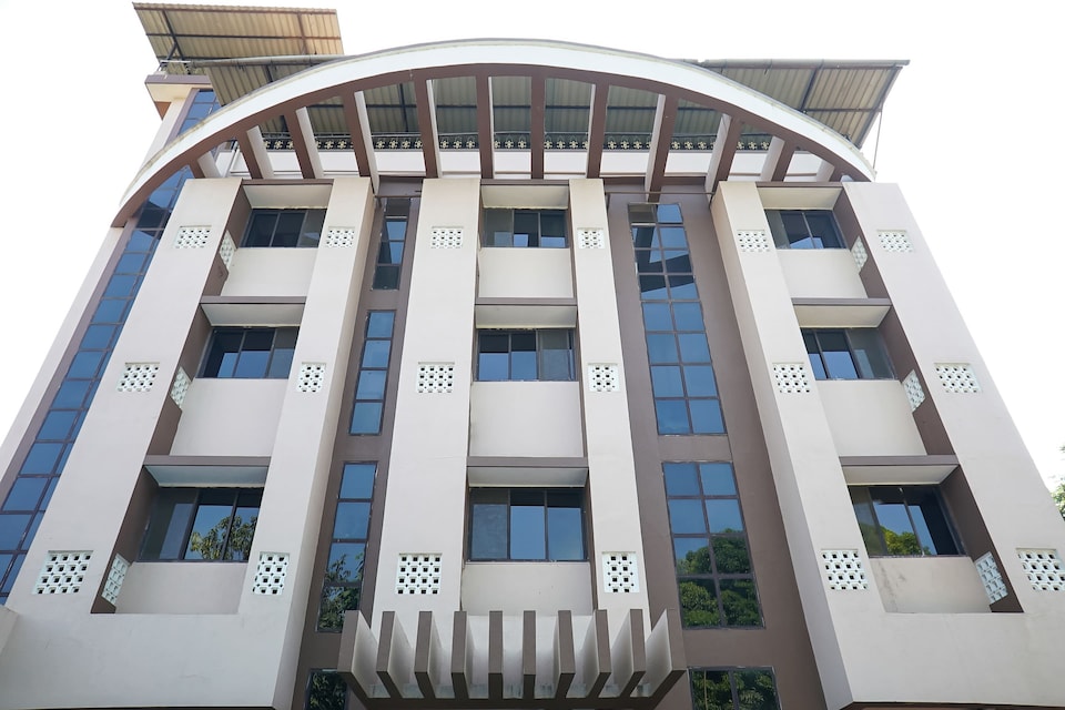 OYO Hotel Royal Park, Lonavala, Lonavala