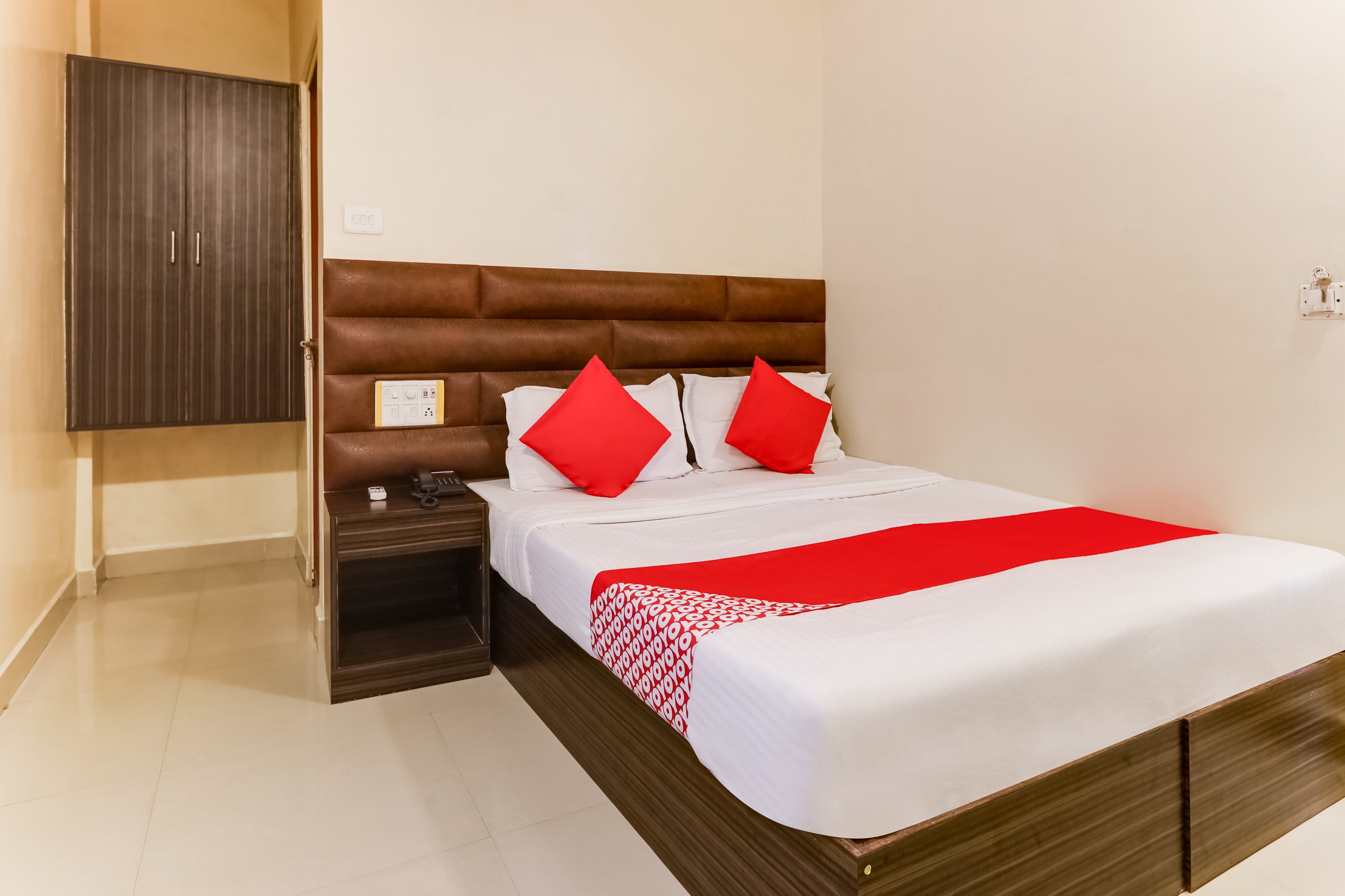 OYO 16487 Hotel Blue Orchid, OYO Rooms Kochi, Book ₹931 OYO