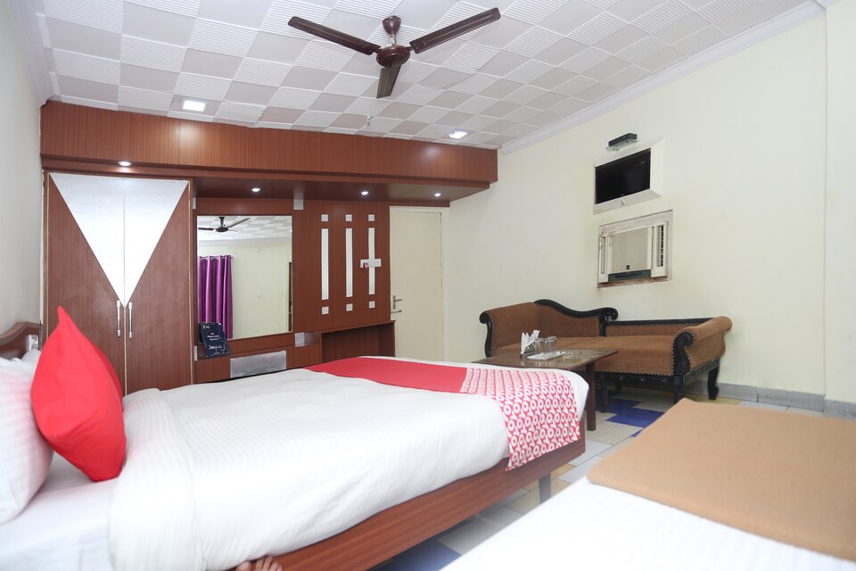 OYO 8955 Hotel Bobina, Golghar, Gorakhpur