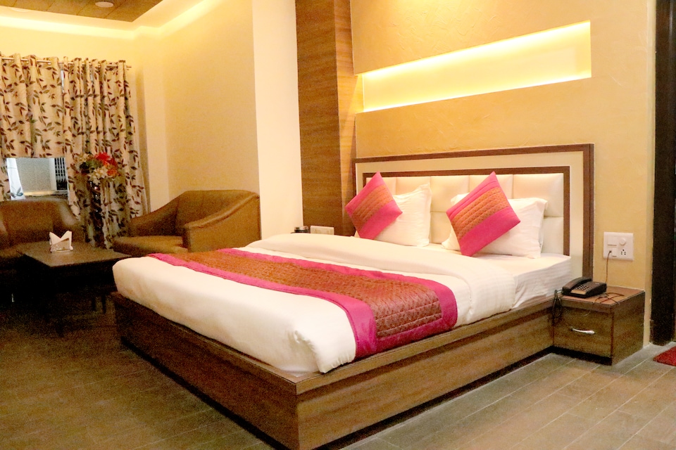 OYO 8957 Hotel Manas Continental, Golghar, Gorakhpur