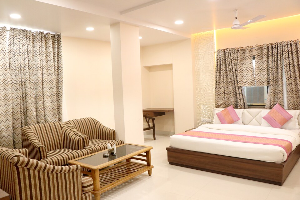 OYO 8957 Hotel Manas Continental, Golghar, Gorakhpur