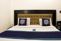 OYO Hotel The Lorenz Near Jasola Vihar Shaheen Bagh Metro Station