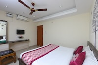 OYO Maruthi Residency