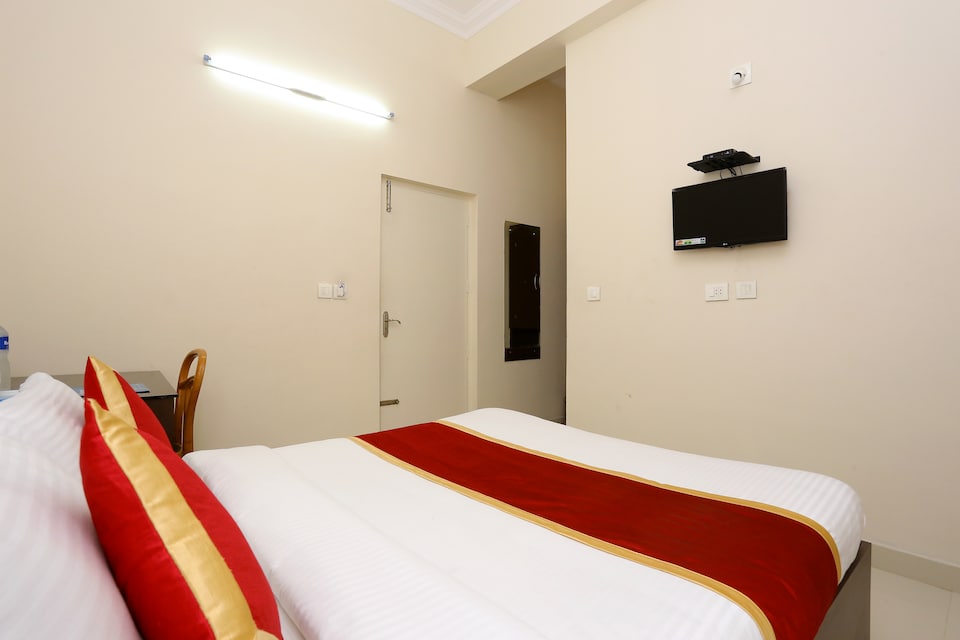 OYO 9118 Saravana Inn, Thampanoor Trivandrum, Trivandrum