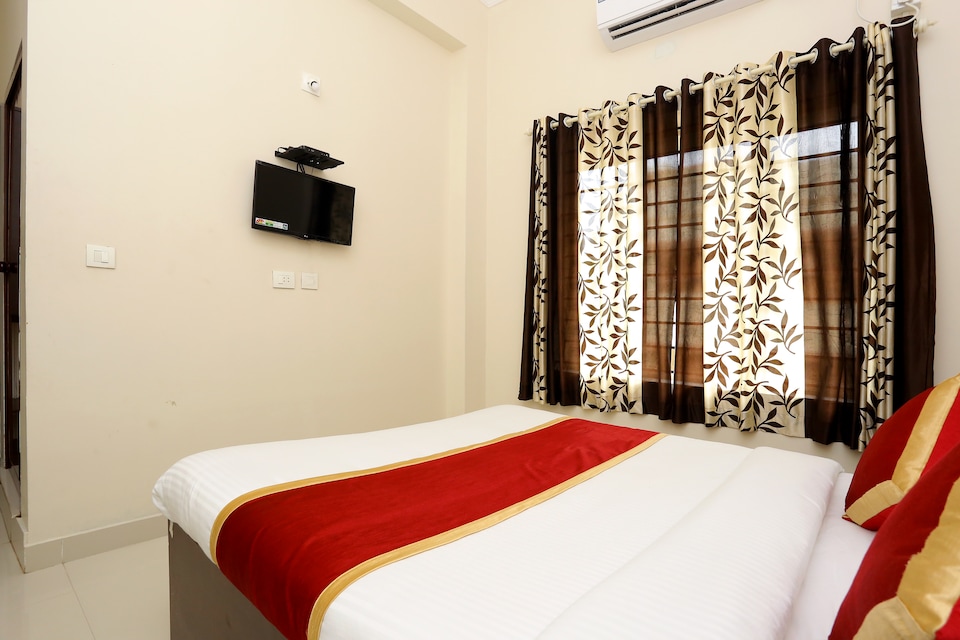 OYO 9118 Saravana Inn, Thampanoor Trivandrum, Trivandrum