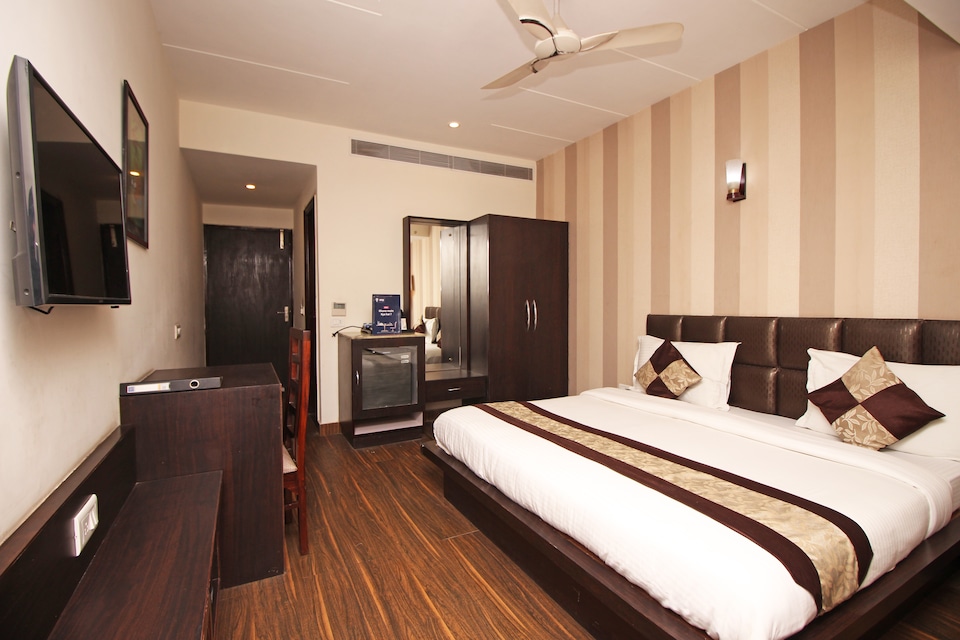 OYO 3268 The City Square, Corporate Complex, Agra