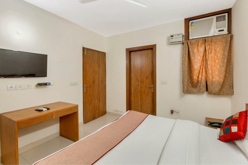 OYO 9071 Comfort Zone Guest House, Noida Stadium, Noida