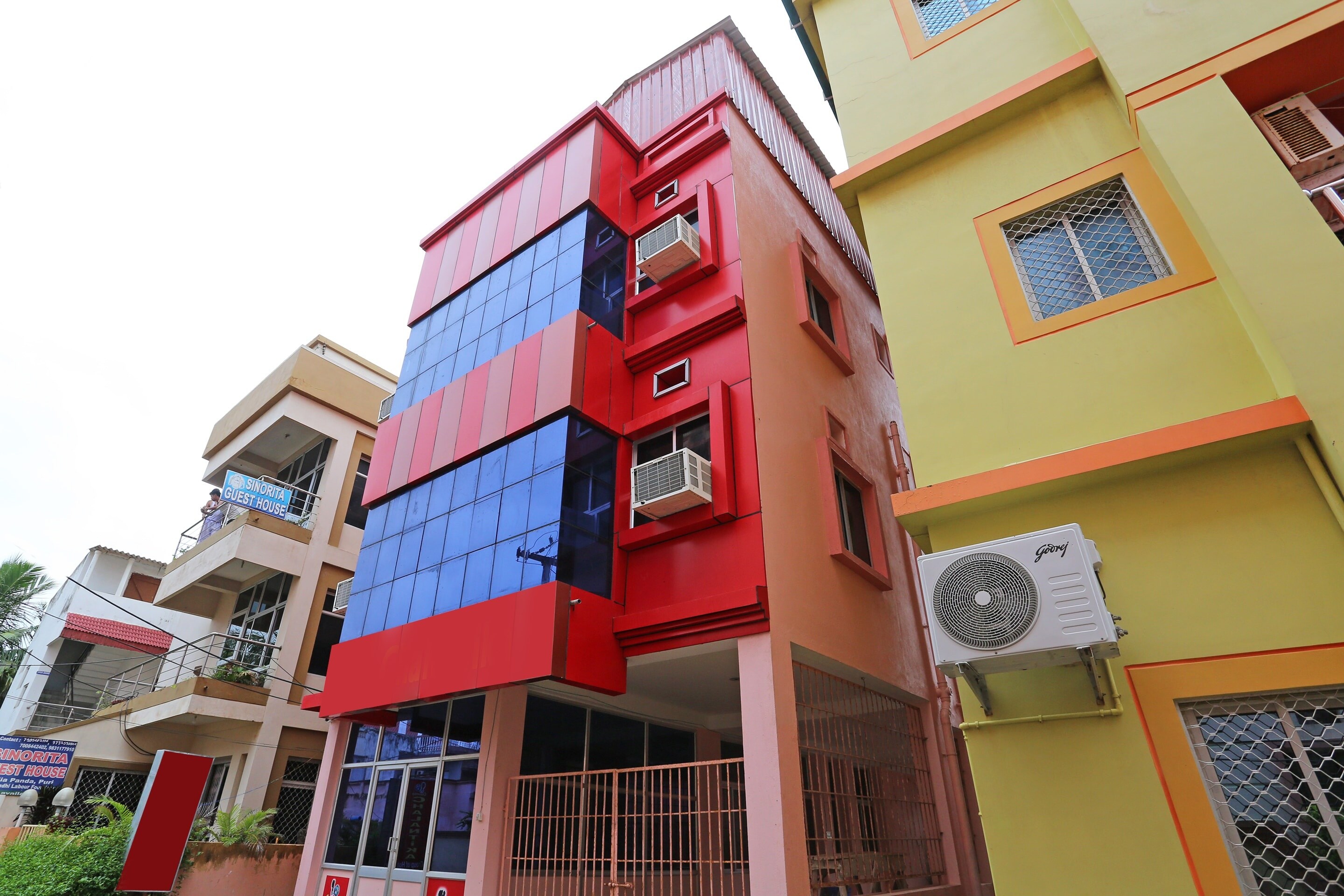 Budget Hotels in Empires Hotel, Puri Starting ₹851 Upto 75 OFF on