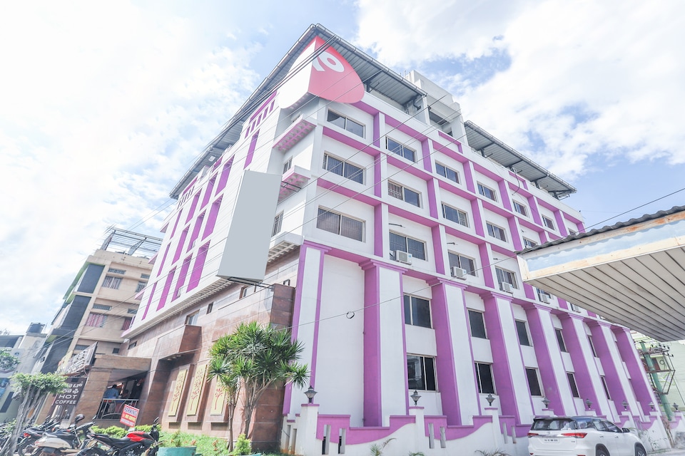 OYO 4439 Aura Inn, Rajajinagar Bangalore-II, Bangalore