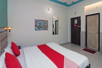 OYO 9905 Hotel Doon Star