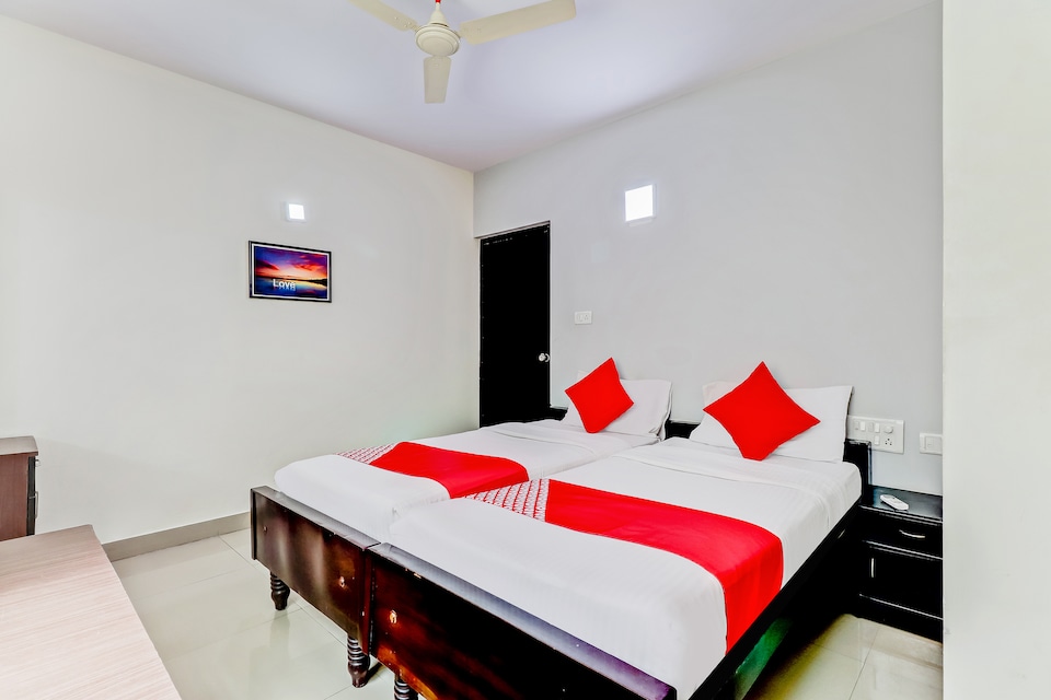 OYO 1231 Roxel Inn, Indiranagar Bangalore-II, Bangalore