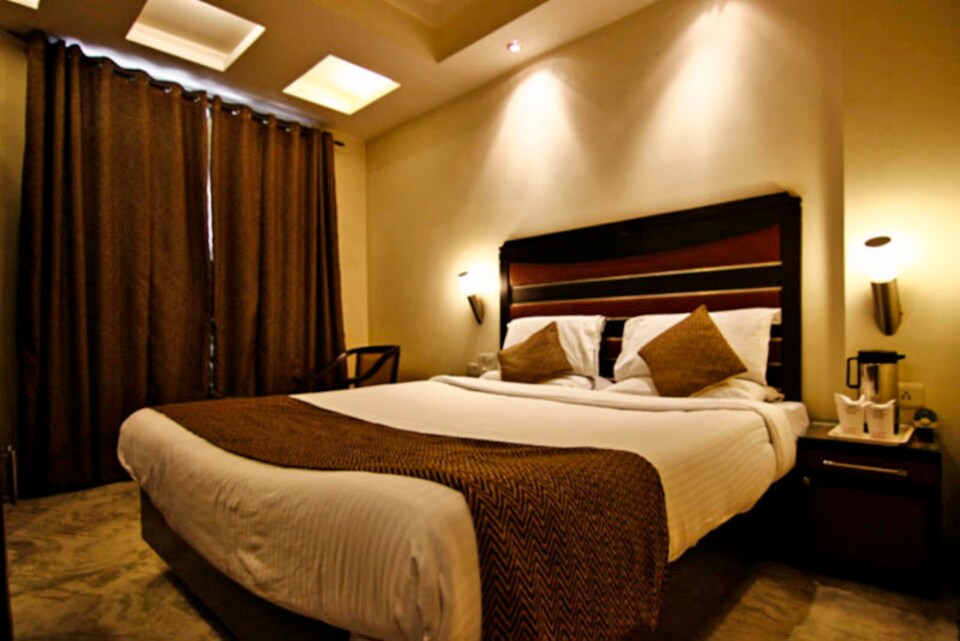 OYO 370 Hotel Centrum, New Friends Colony Delhi, Delhi