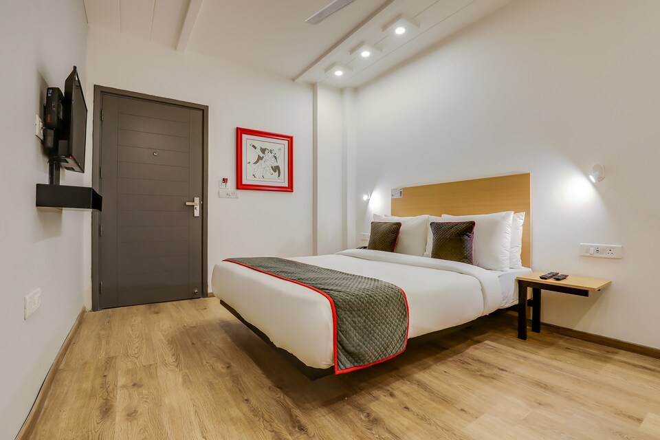 OYO Townhouse 281 Harsh Vihar, Pitampura - Rohini Delhi, Delhi