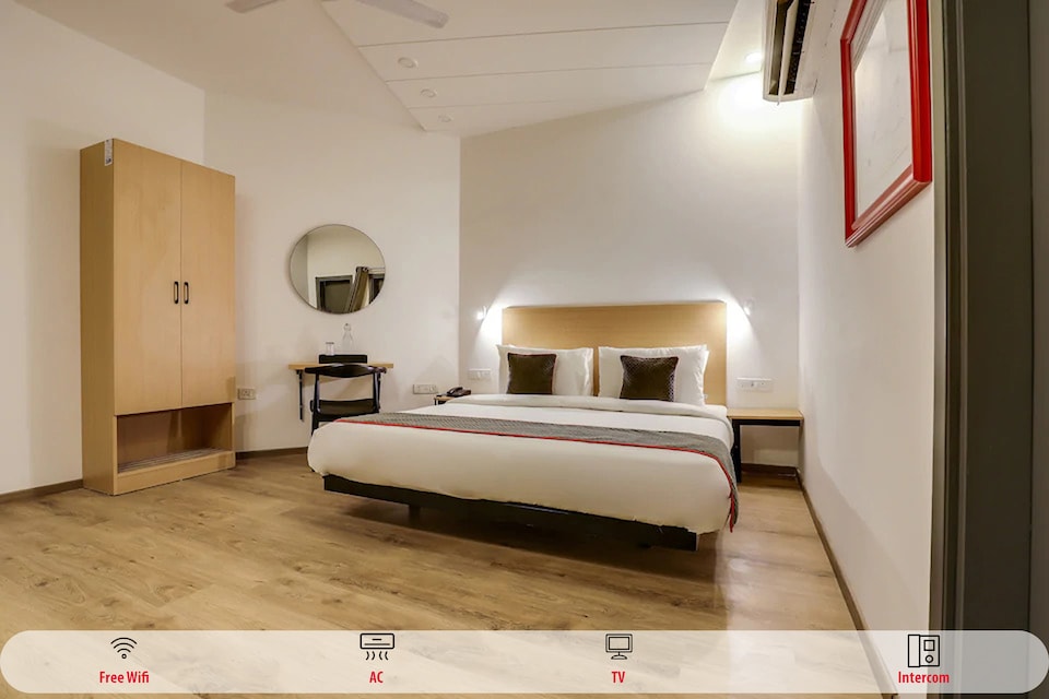 OYO Townhouse 281 Harsh Vihar, Pitampura - Rohini Delhi, Delhi