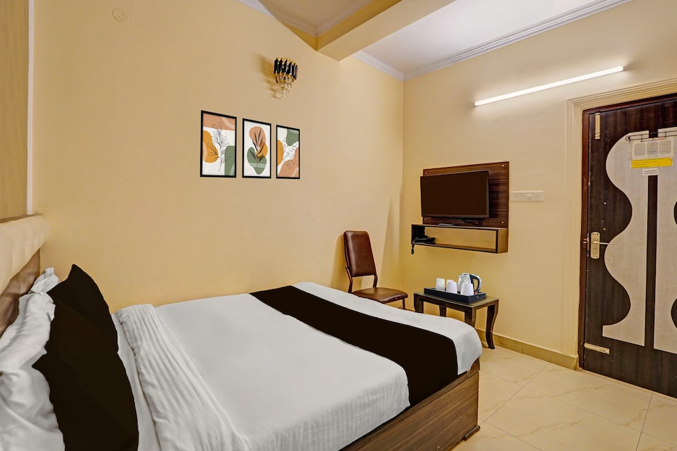 Collection O Allahabad High Court Formerly Sara Residency, Civil Lines - High Court, Prayagraj