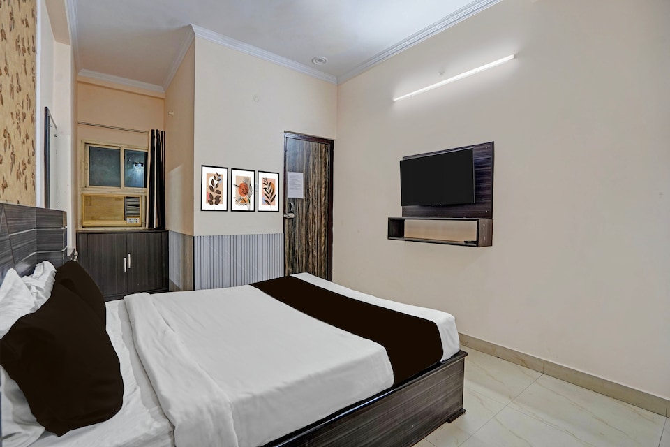 Collection O Allahabad High Court Formerly Sara Residency, Civil Lines - High Court, Prayagraj