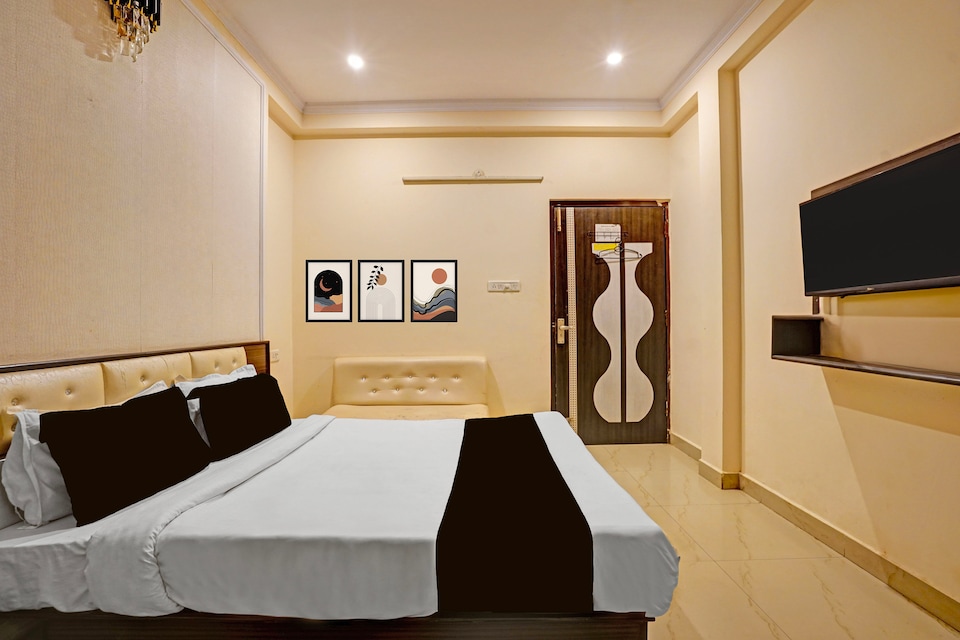 Collection O Allahabad High Court Formerly Sara Residency, Civil Lines - High Court, Prayagraj