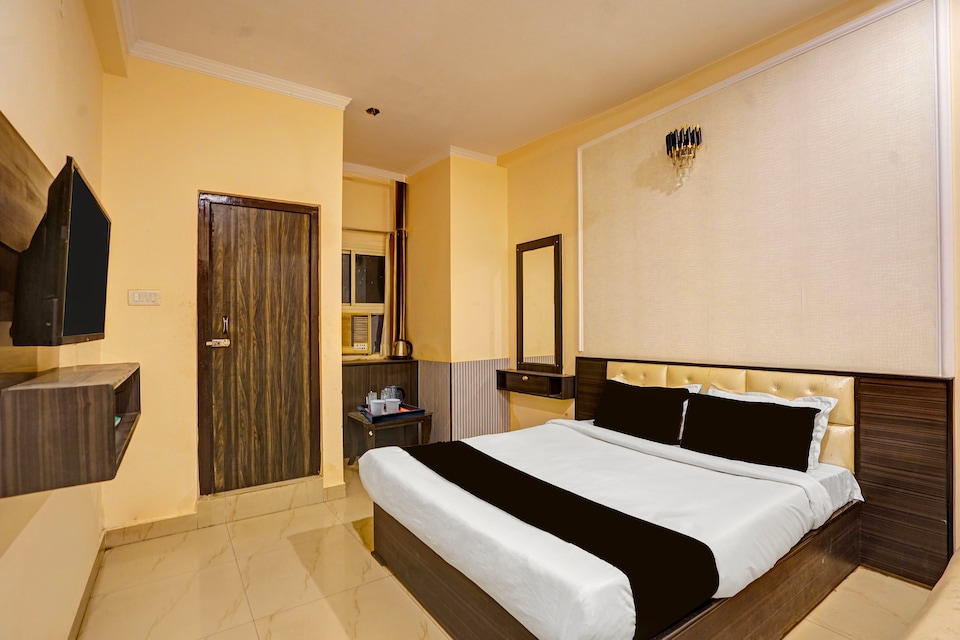 Collection O Allahabad High Court Formerly Sara Residency, Civil Lines - High Court, Prayagraj