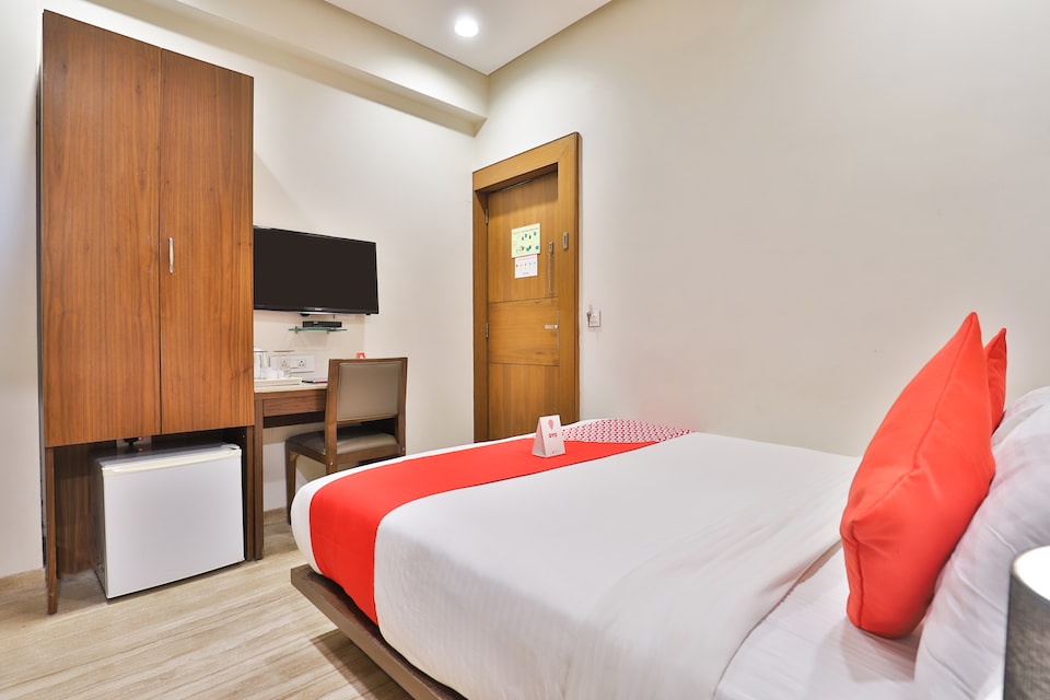 Live on AHM634, Ahmedabad Airport, Ahmedabad