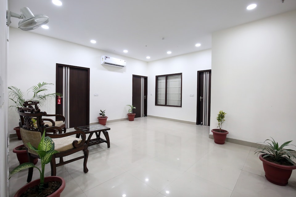 OYO 4856 Hotel The Benz, Mohali, Mohali