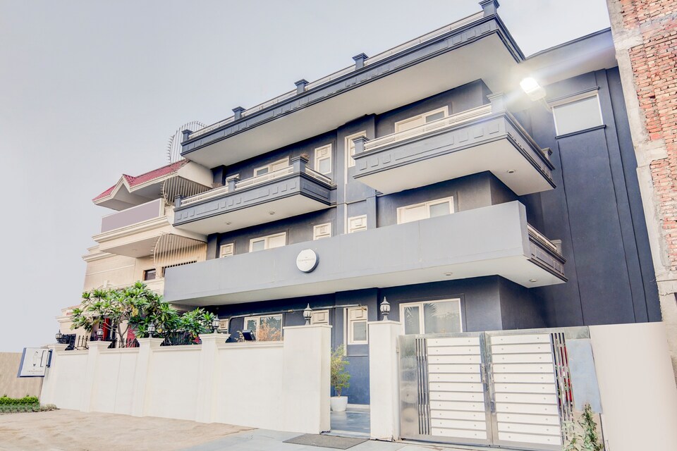 OYO Townhouse 018 Heaven View, Medanta, Gurgaon