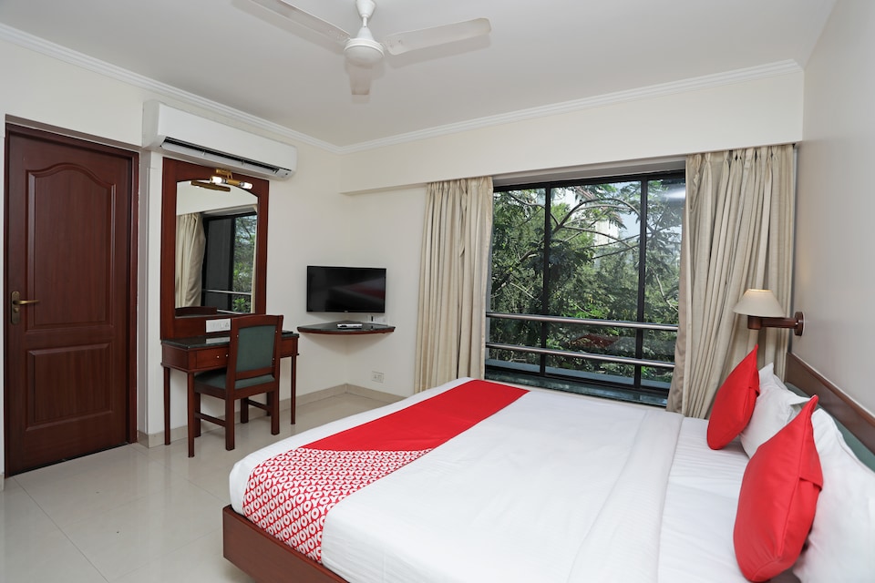 OYO 9225 Hotel Lotus, Koregaon Park Pune, Pune