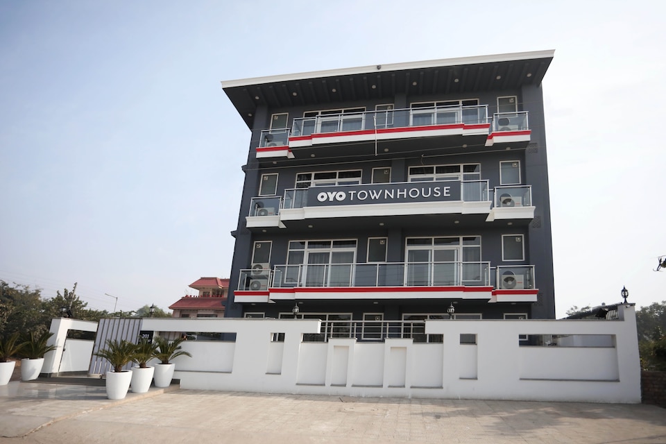 OYO Townhouse 024 Sector 47 Gurgaon, Medanta, Gurgaon