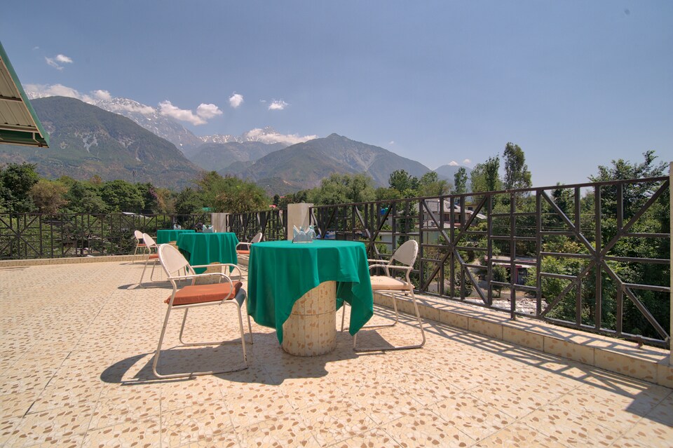 OYO 14420 Hotel Green Woods, Dharamshala, Dharamshala