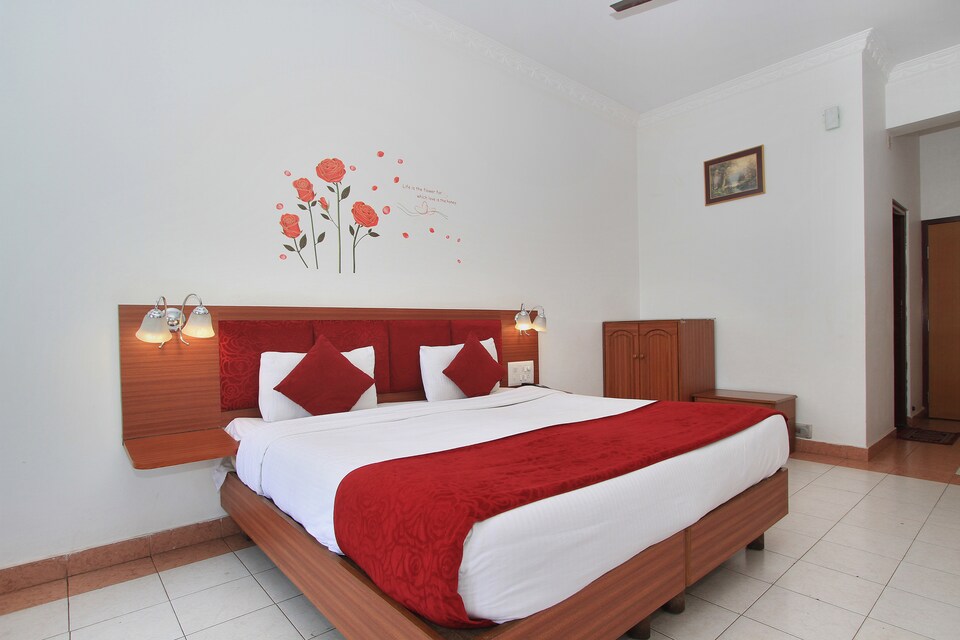 OYO 6871 Brigade Royale Nalapad, Hampankatta Railway Station, Mangalore