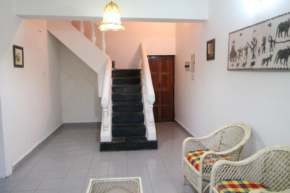 OYO 6086 Duplex 3 BHK Calangute Beach North Goa, Candolim Goa, Goa