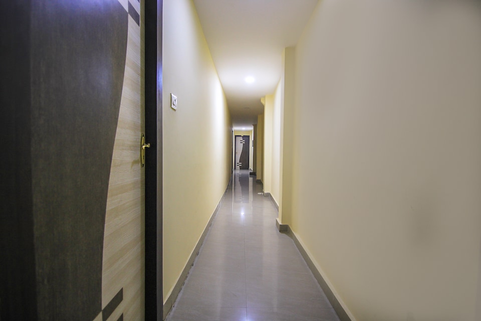 OYO Flagship Hotel Cz Near Phoenix United Lucknow, Charbagh Lucknow, Lucknow