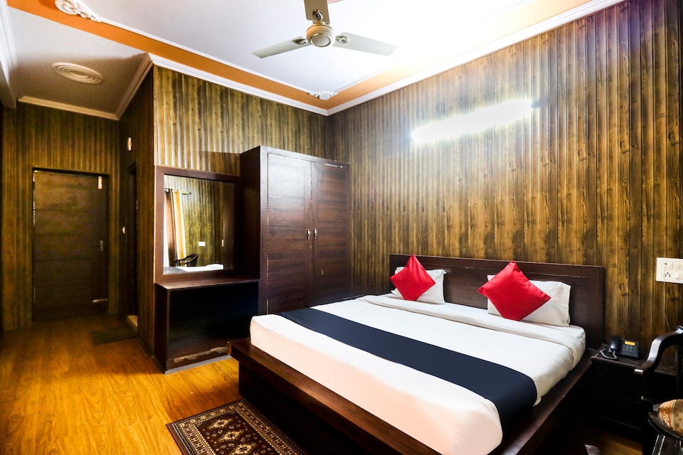 Capital O 9094 The Shivaay, Laxman Jhoola Rishikesh, Rishikesh