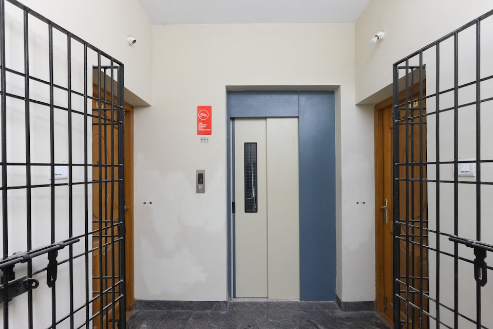 OYO 5281 The Cozee Stay, Porur Chennai, Chennai