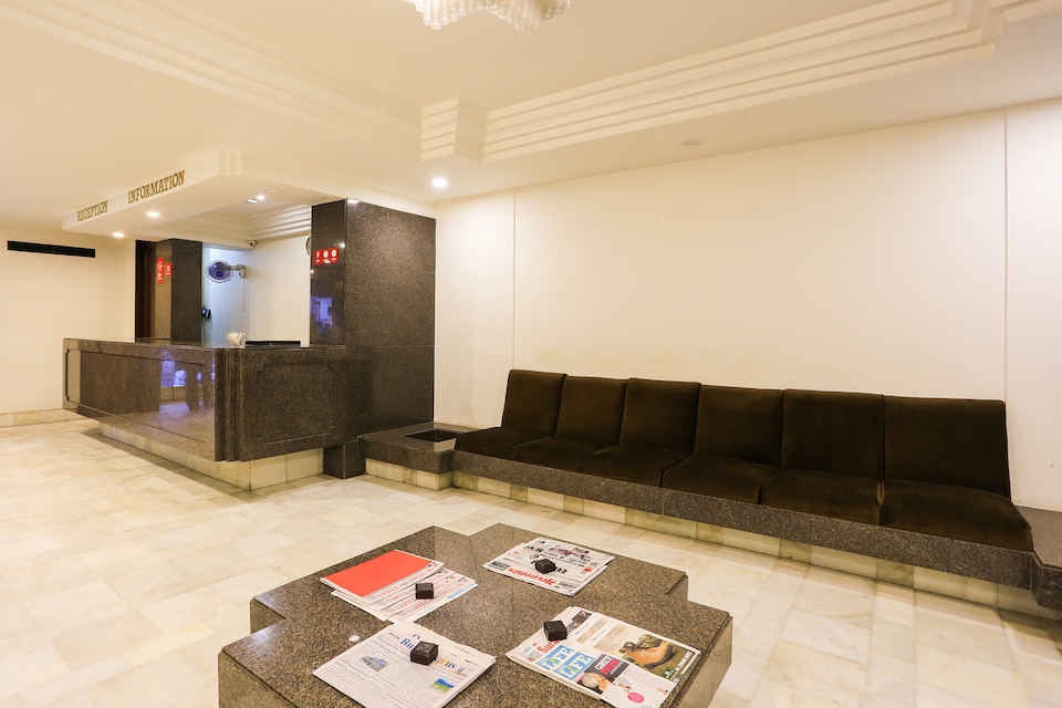 OYO Flagship 047 Railway Station Surat, Delhi Gate Surat, Surat