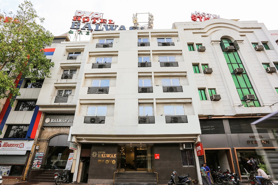 OYO Flagship 047 Railway Station Surat, Delhi Gate Surat, Surat