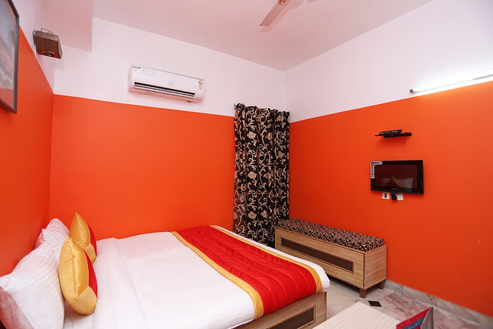 OYO 9044 Hotel Yatrik, Railway Station Bareilly, Bareilly